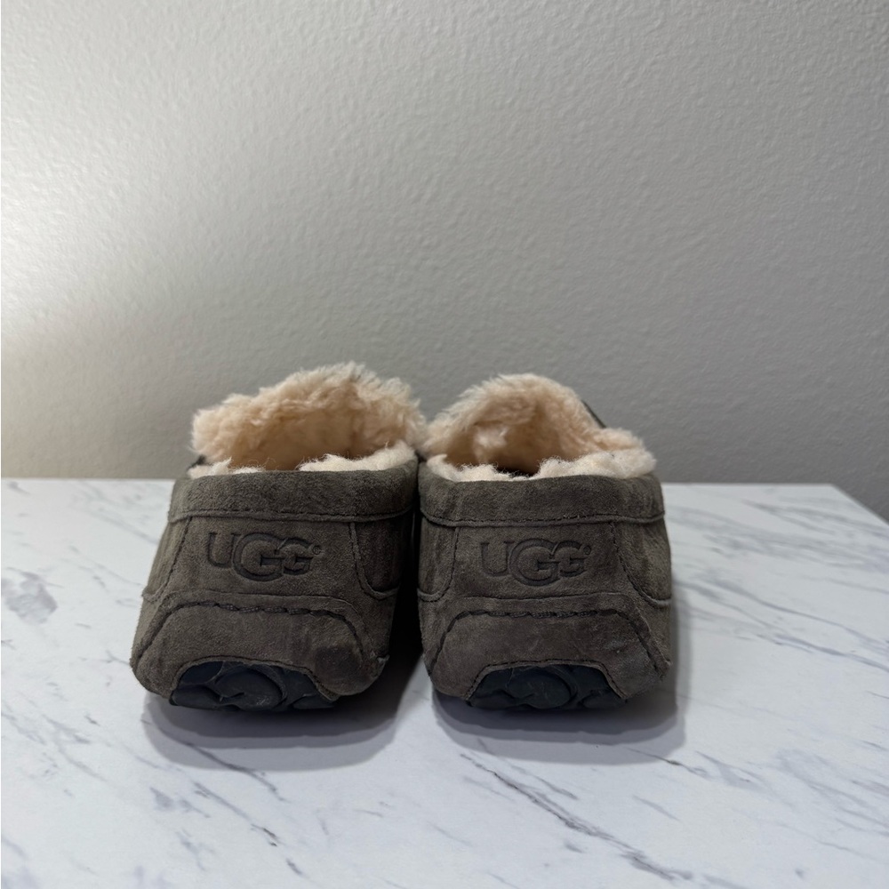 Men's Ugg Suede Slippers - Picture 3 of 6